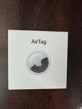NEW! Apple air tag